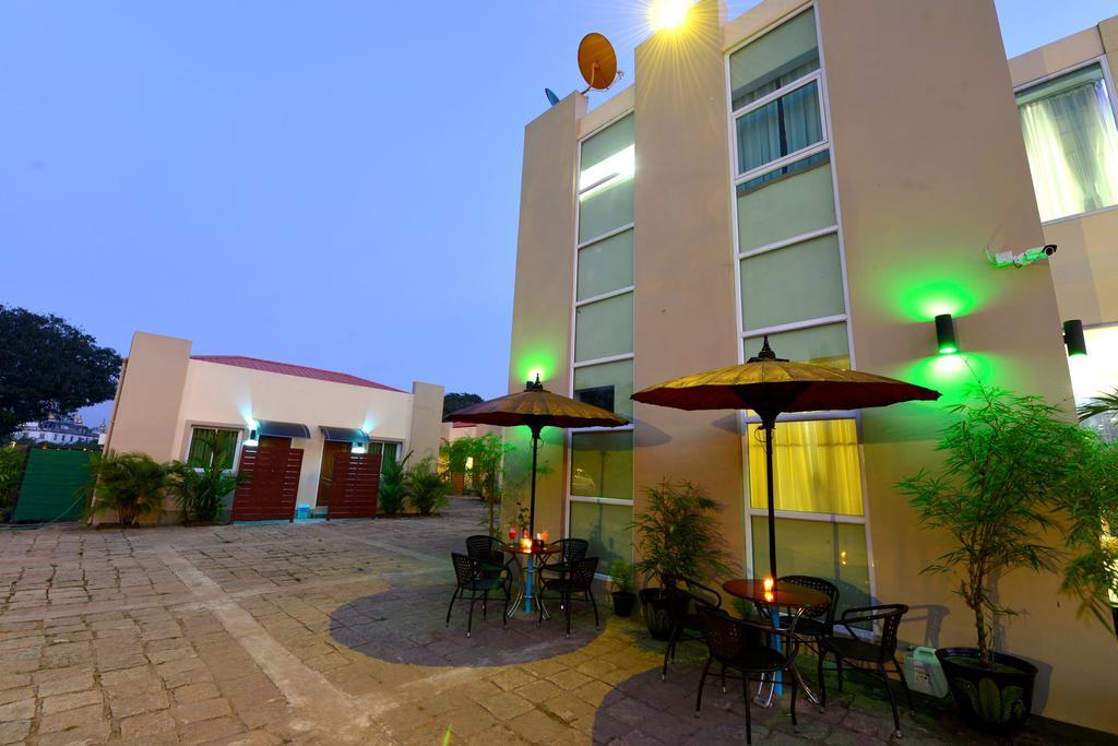 Kanbawza Hinthar Hotel Bago Exterior photo